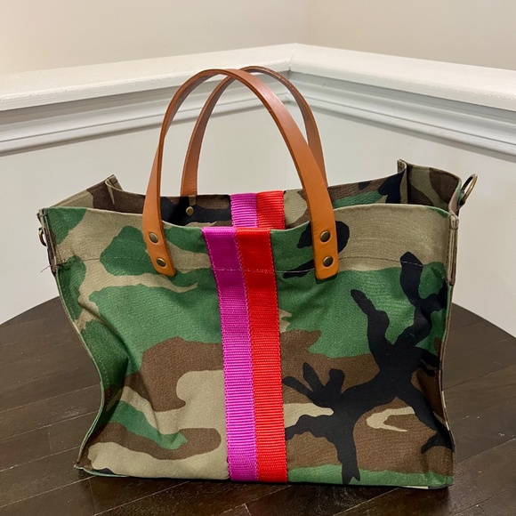 Parker Thatch Camo Handbag - Picture 2 of 7